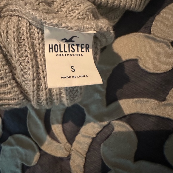 HOLLISTER knitted cropped sweater with back tie knot - Picture 4 of 4